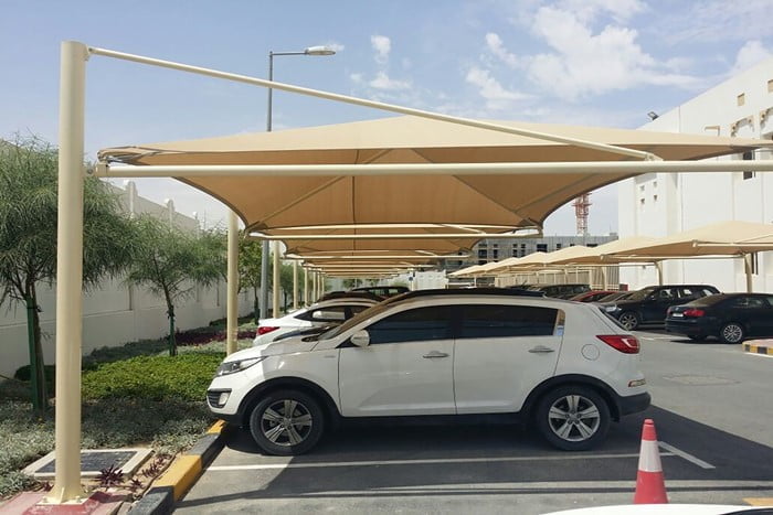 مظلات مواقف سيارات